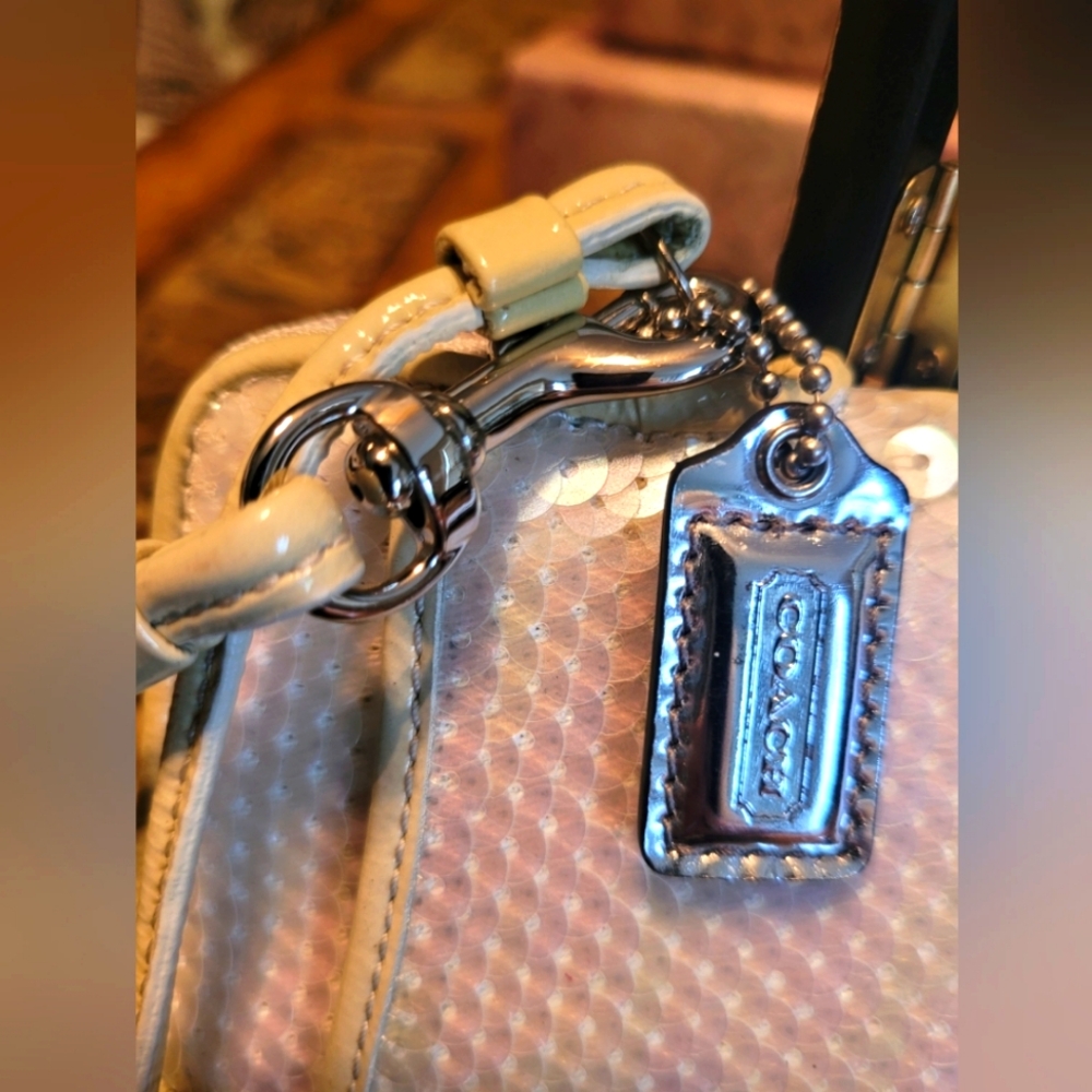Coach Cream Wristlet - Picture 4 of 4